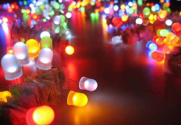 Make DIY LED throwies